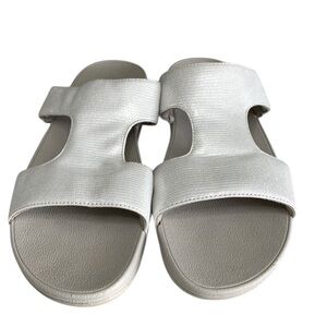 Women’s FitFlop Metallic Silver FitFlop Slide - Sz 9